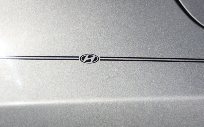 Hyun Elantra Sante Fe Accent Tucson Sonata vinyl pinstripe emblem stripe logo decal graphic