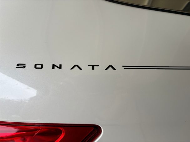 Hyundai Sonata vinyl logo emblem decal pinstripe kit